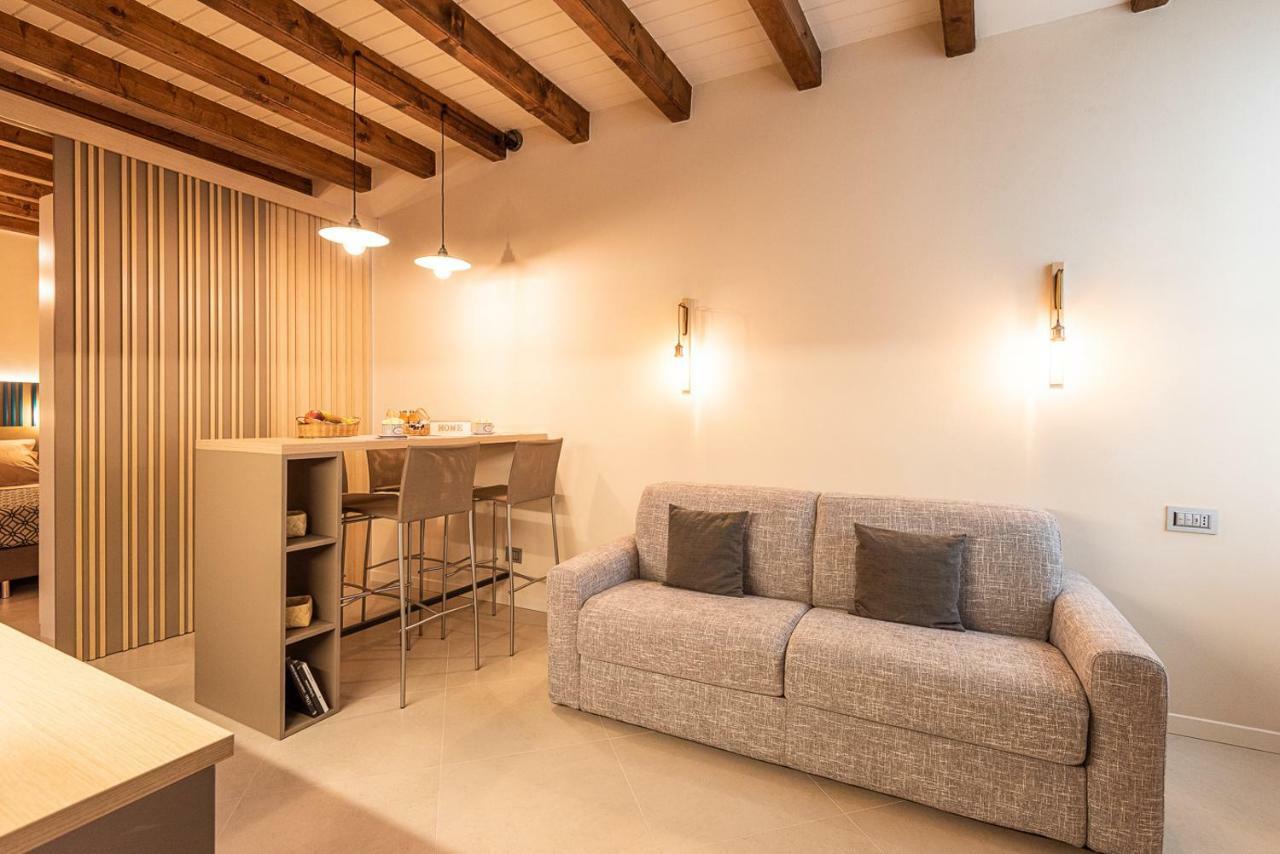 Dreamy Apartment Tre Corone Old Town Дезенцано-дель-Гарда Екстер'єр фото