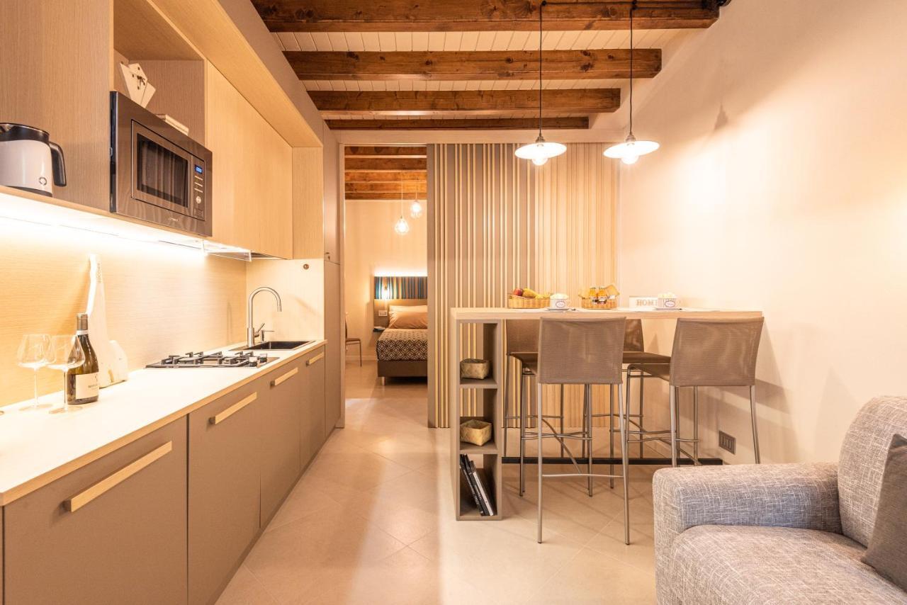 Dreamy Apartment Tre Corone Old Town Дезенцано-дель-Гарда Екстер'єр фото